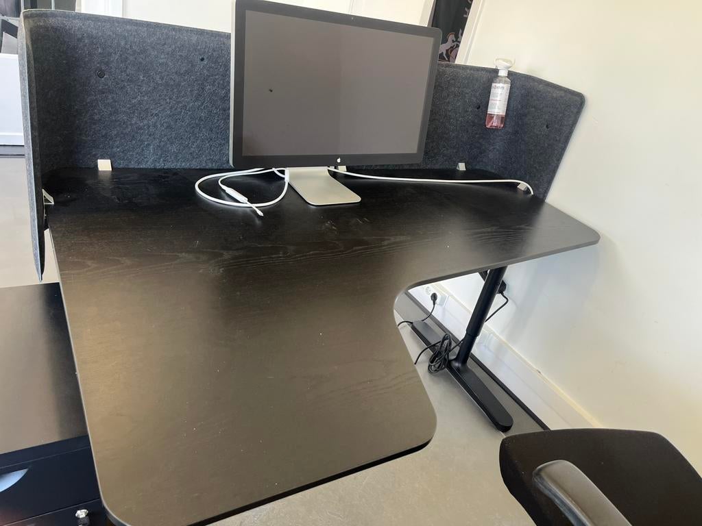 Ikea bekant zwart 160x110 cm  2 stuks!, Ophalen, In hoogte verstelbaar, Zo goed als nieuw