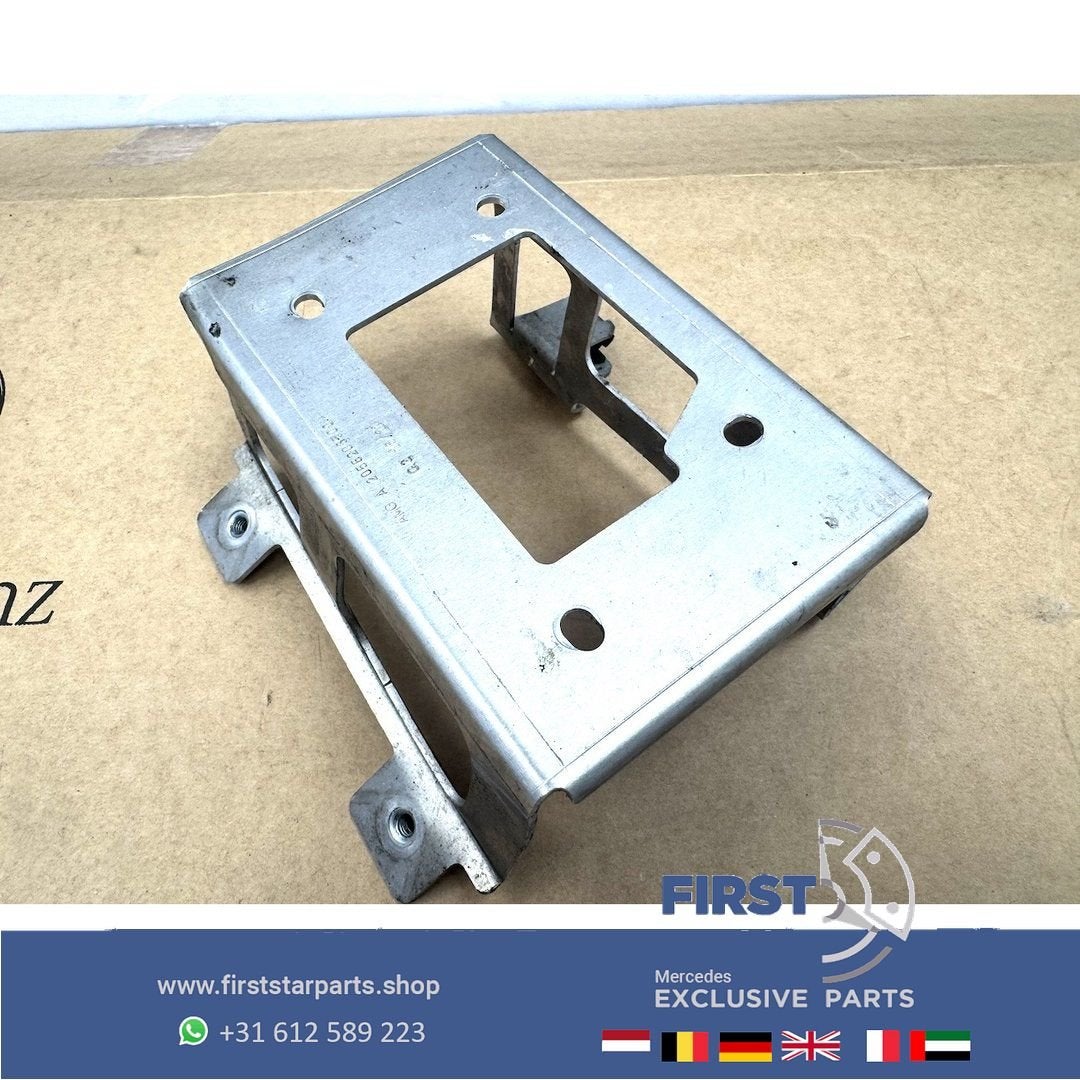 W205 C63 AMG RADAR HOUDER A2056206500 (FRONT) RADAR SENSOR D, Auto-onderdelen, Gebruikt, -, Ophalen of Verzenden, -