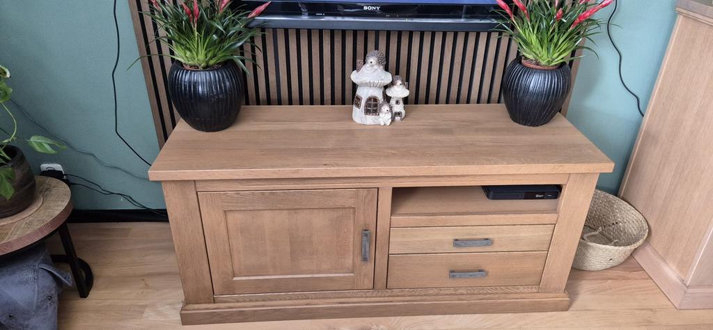 Tv kast, Ophalen