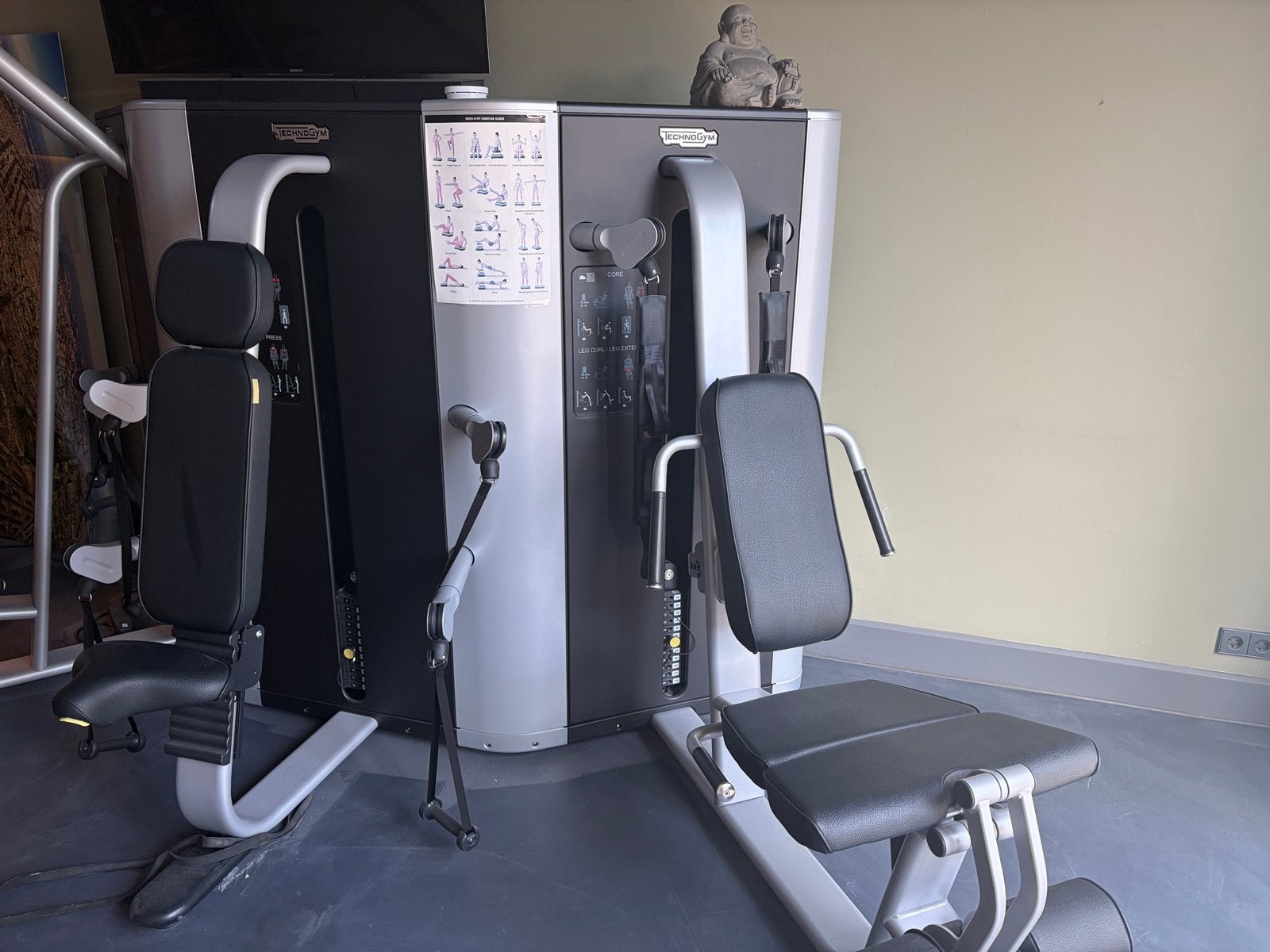 Technogym Plurima Krachtstation - Zo goed als nieuw, Sport en Fitness, Ophalen, Krachtstation, Armen, Zo goed als nieuw