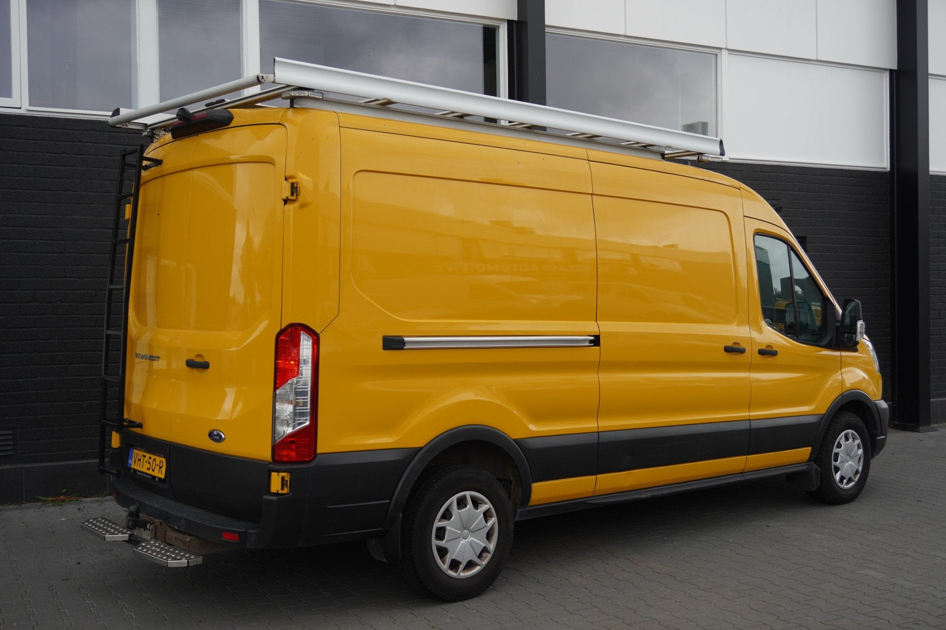 Ford Transit 2.0 TDCI 130PK L3H2 EURO 6 - Airco - Navi - PDC, Auto's, Voorwielaandrijving, Bluetooth, 15 km/l, 4 cilinders
