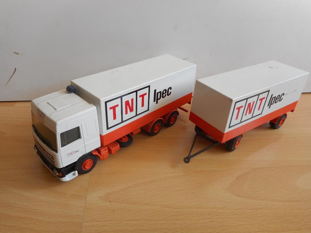 Lion Car Daf 95 TNT Ipec met Trailer, Ophalen of Verzenden, Zo goed als nieuw, Bus of Vrachtwagen, Lion Toys