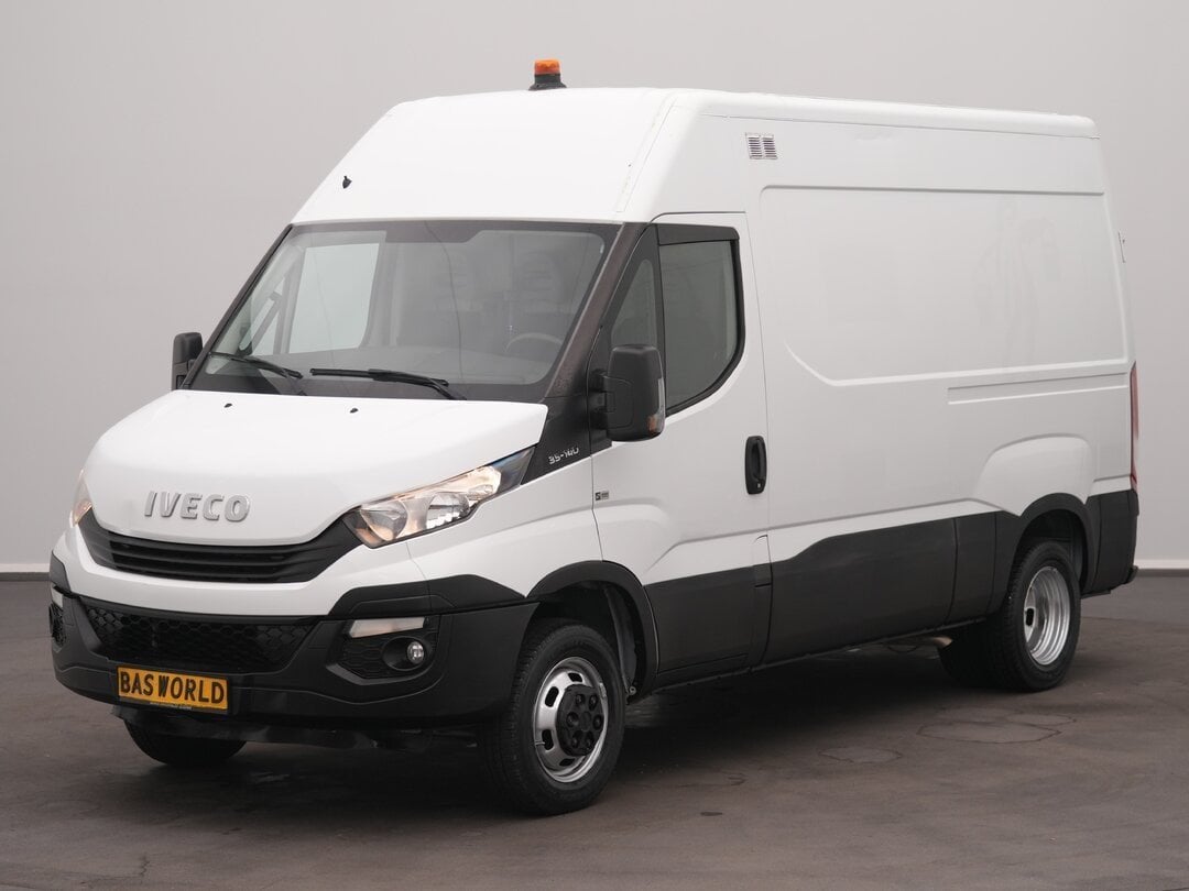 Iveco Daily 35C14 Gesloten bestelwagen Luchtvering Euro6 Tre, Auto's, 136 pk, Gebruikt, Euro 6, Iveco