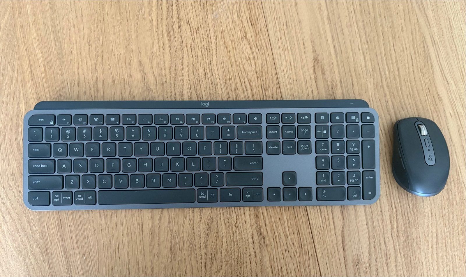 Logitech MX Keys Toetsenbord en MX Master 3 Muis Set, Draadloze ontvanger, Ophalen of Verzenden, Zo goed als nieuw, Draadloos