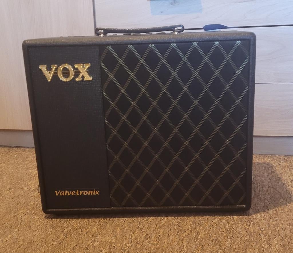 Vox VT40X Valvetronix Gitaarversterker, Muziek en Instrumenten, Versterkers | Bas en Gitaar, Zo goed als nieuw, Gitaar, Minder dan 50 watt
