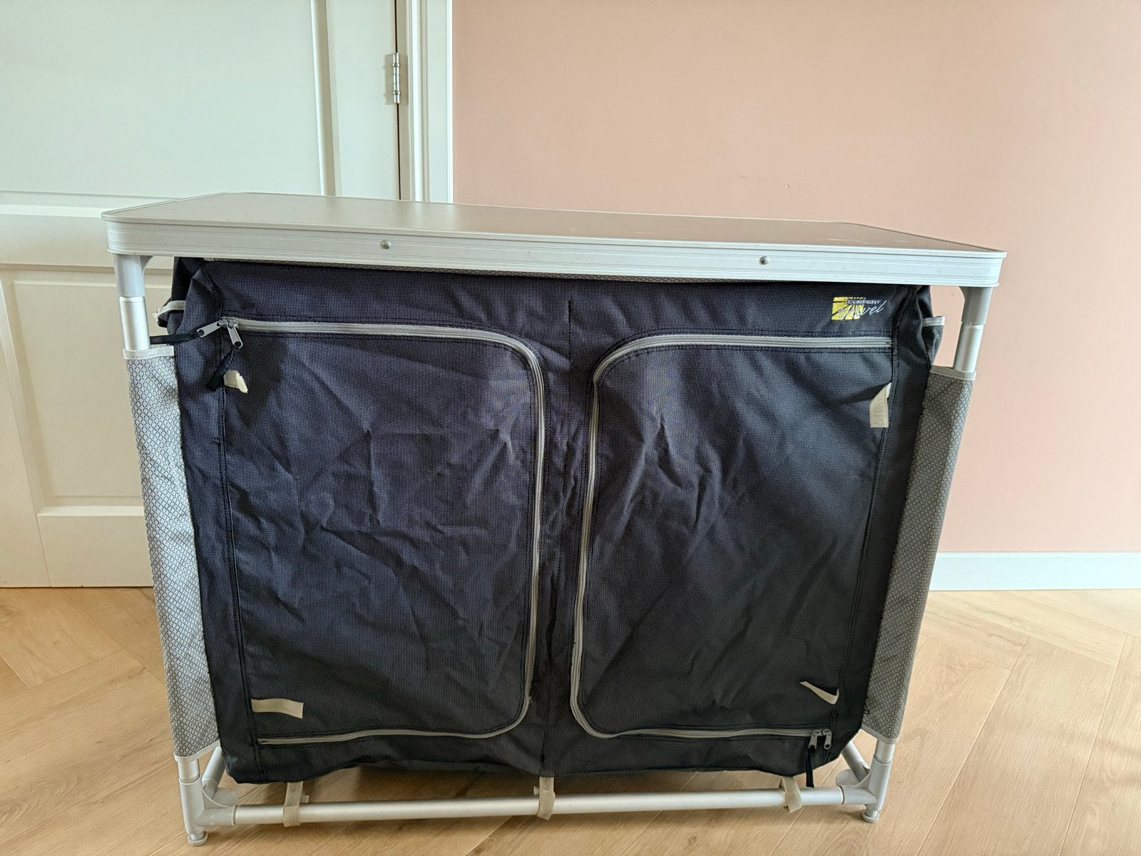CamPart Travel campingkast met tafelblad, Ophalen, Gebruikt