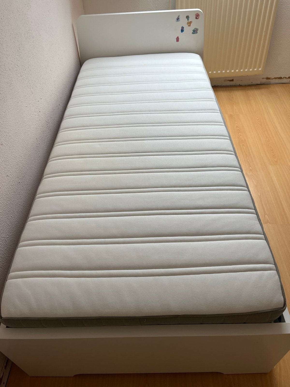 IKEA Askvoll bed met matras, lattenbodem en lades, Ophalen, Gebruikt, 90 cm, Eenpersoons