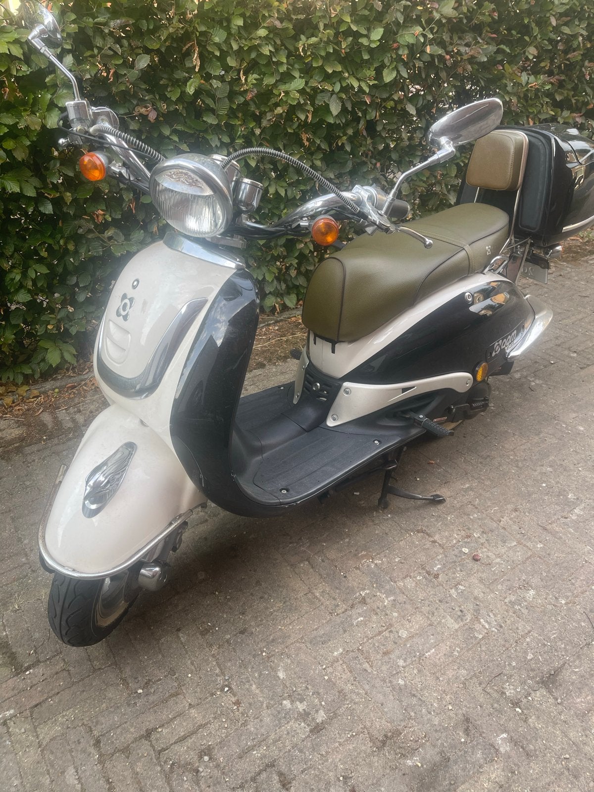 Snor scooter - Start en rijdt goed, nieuwe achterband nodig, Ophalen, Gebruikt, Overige merken