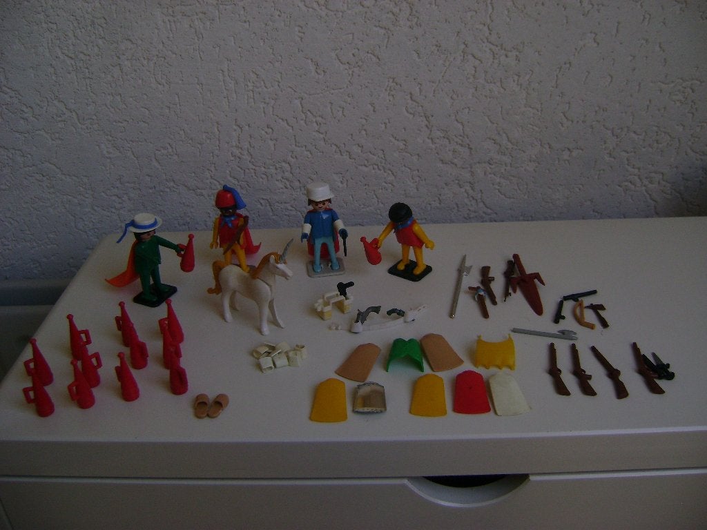 playmobielset popjes paard wapens megafoons cape.s enz, Ophalen of Verzenden, Zo goed als nieuw