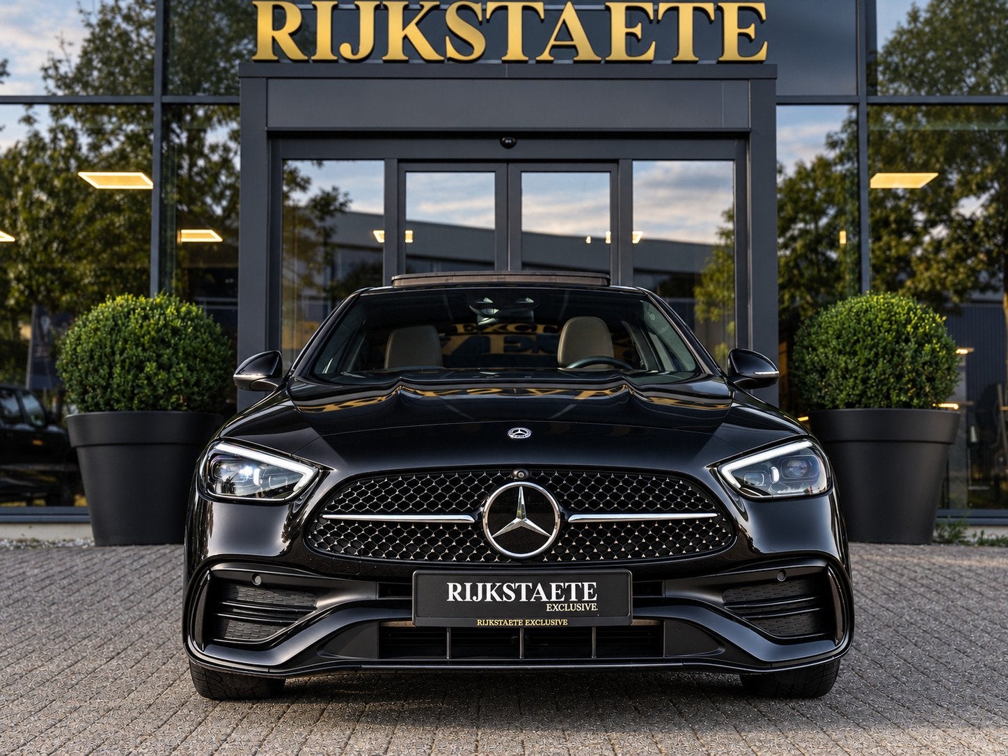 Mercedes C-klasse C300e AMG|PANO|BURMESTER|MASSAGE|360°|18', Auto's, Automaat, Achterwielaandrijving, 4 cilinders, Met garantie (alle)