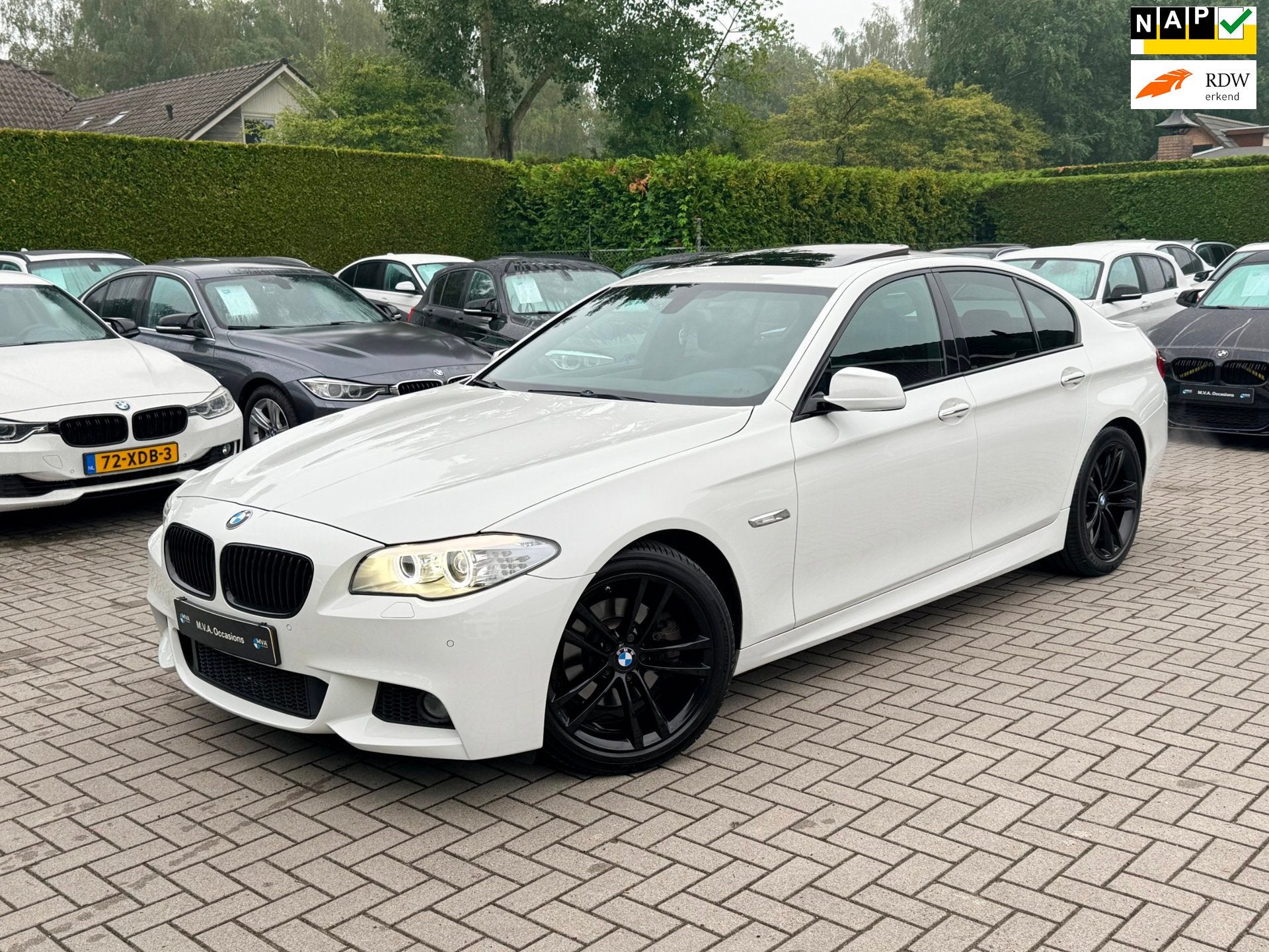 BMW 5-serie 520i High Executive M Sport|Nieuwe Ketting|19 in, Auto's, Automaat, Gebruikt, Zwart, 4 cilinders