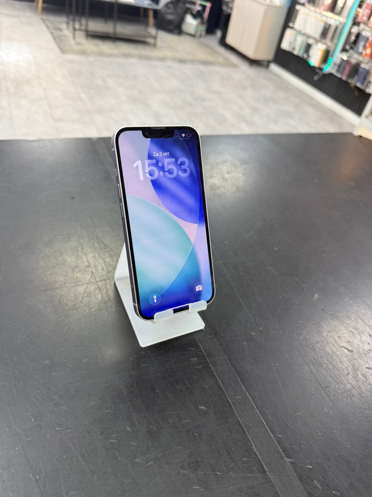 Foto 2 van iPhone 14 128GB Paars – Accu 100%  Topstaat | Garantie |