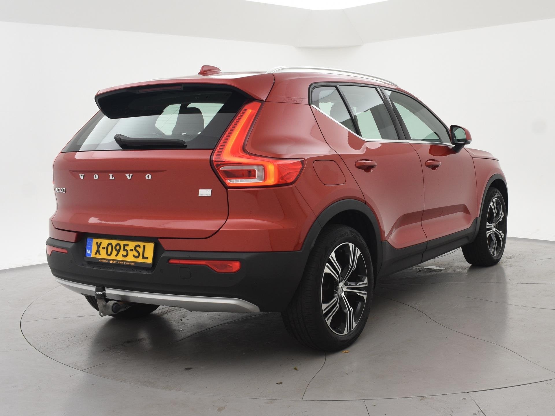 Volvo XC40 1.5 T4 RECHARGE 211 PK AUT INSCRIPTION + TREKHAAK, Euro 6, 1712 kg, Bedrijf, Hybride Elektrisch/Benzine
