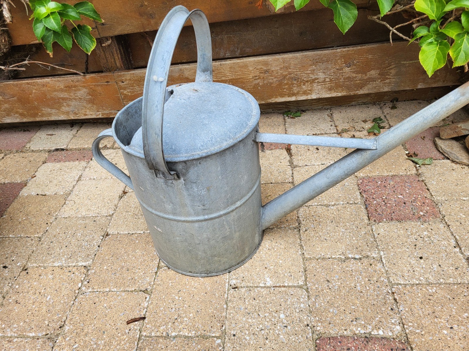 Oude zinken gieter curiosa, Tuin en Terras, Gieters, Ophalen, Gebruikt, Metaal