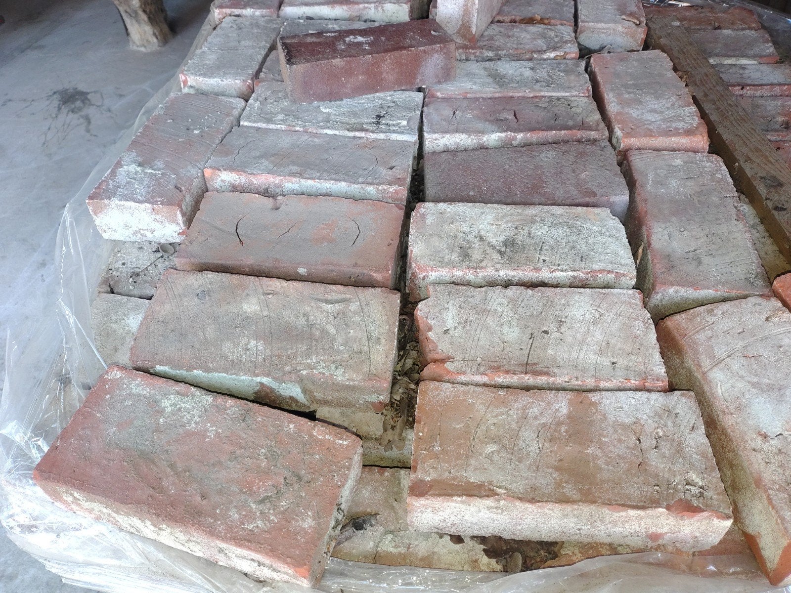 Gebruikte bakstenen op pallets, Doe-het-zelf en Verbouw, Metselstenen, Ophalen, Gebruikt, Bakstenen