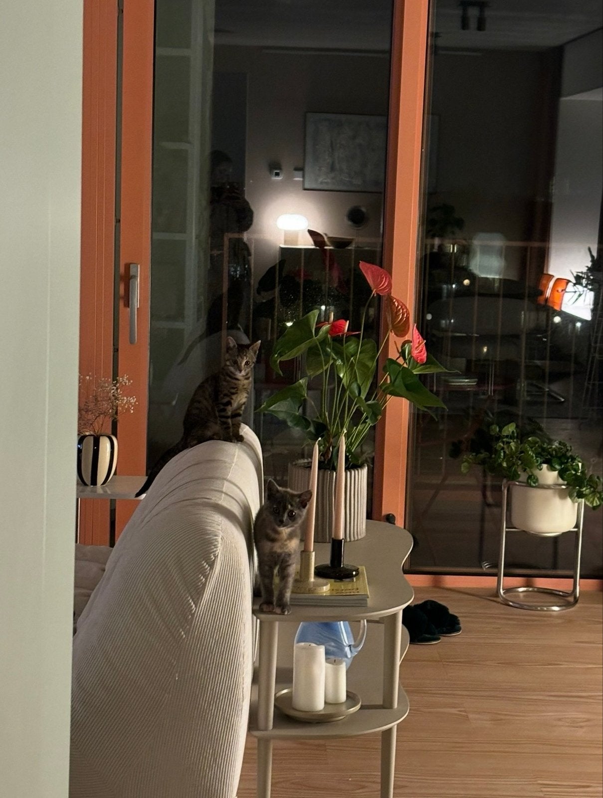 H&M Greige Console Table with 2 Shelves, Overige materialen, Gebruikt, 75 cm of meer, Overige vormen