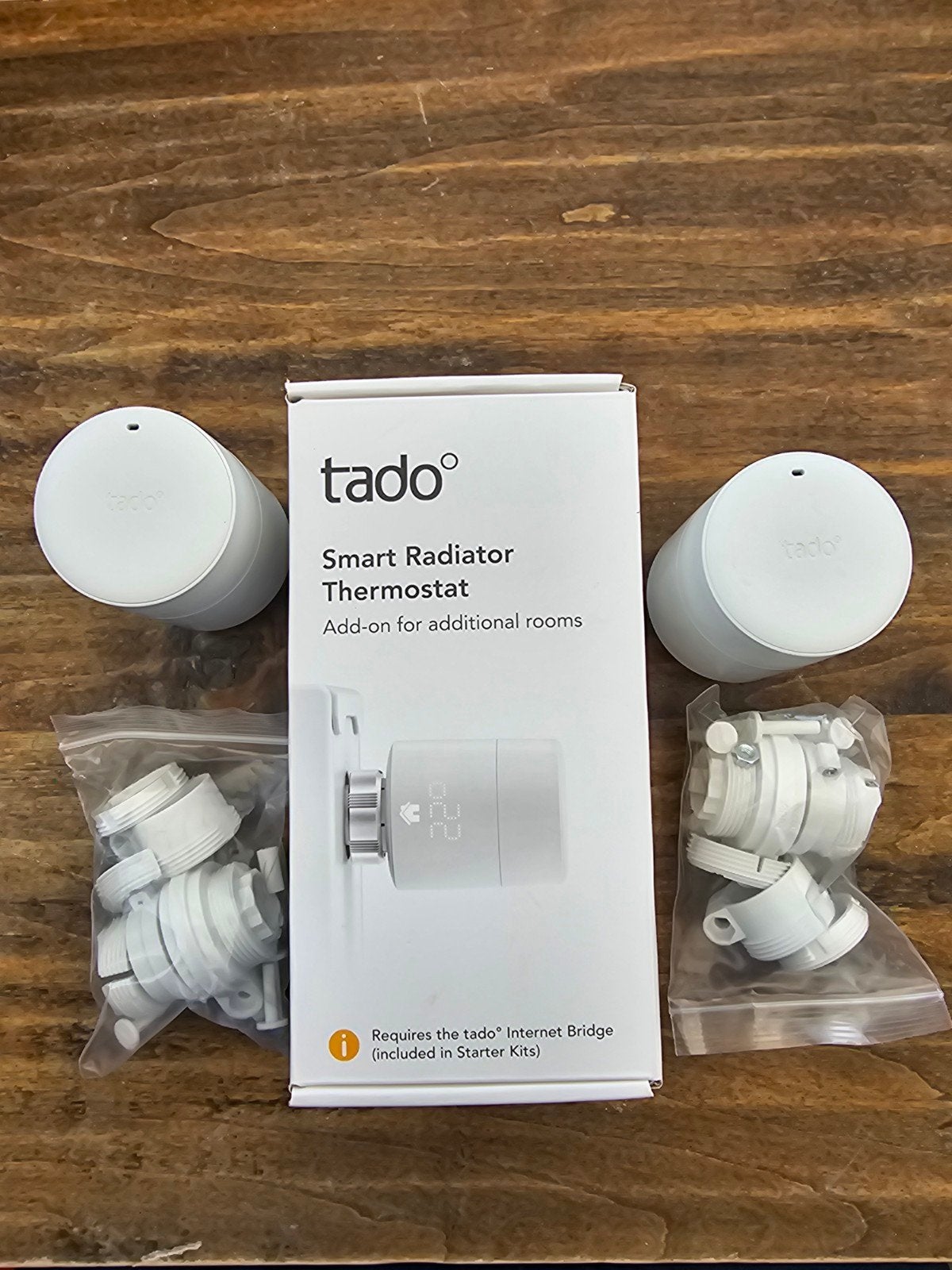 Tado Slimme Radiatorknoppen - 2 stuks, Doe-het-zelf en Verbouw, Thermostaten, Ophalen of Verzenden, Slimme thermostaat, Gebruikt