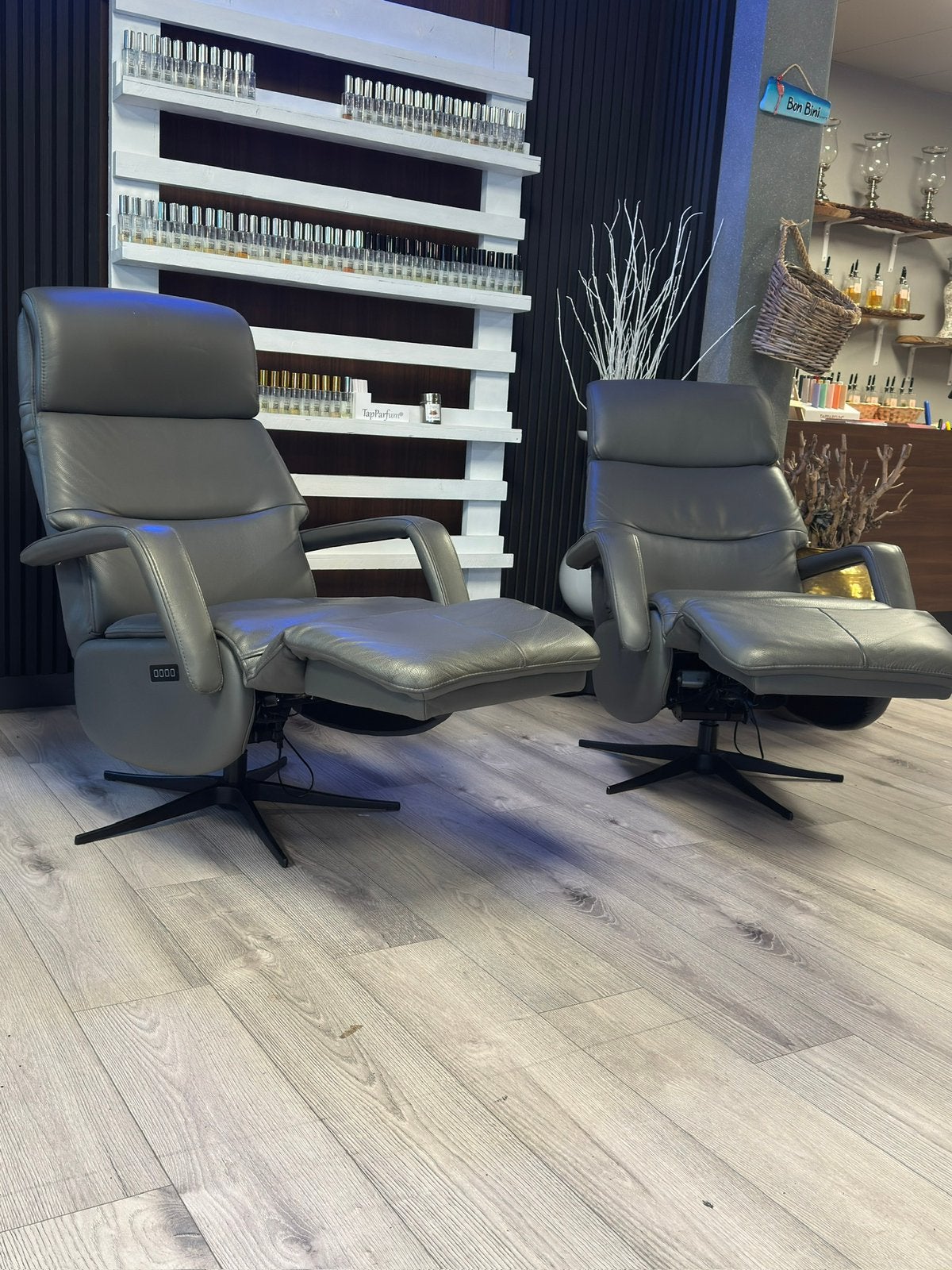 Relaxstoelen pst 499,- de set compleet €950,- (Piet Klerkx), Huis en Inrichting, Ophalen of Verzenden, Zo goed als nieuw