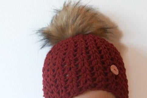 Leuke rode muts met pompon voor kind, 110 t/m 116, Jongen of Meisje, Handgemaakt, Nieuw