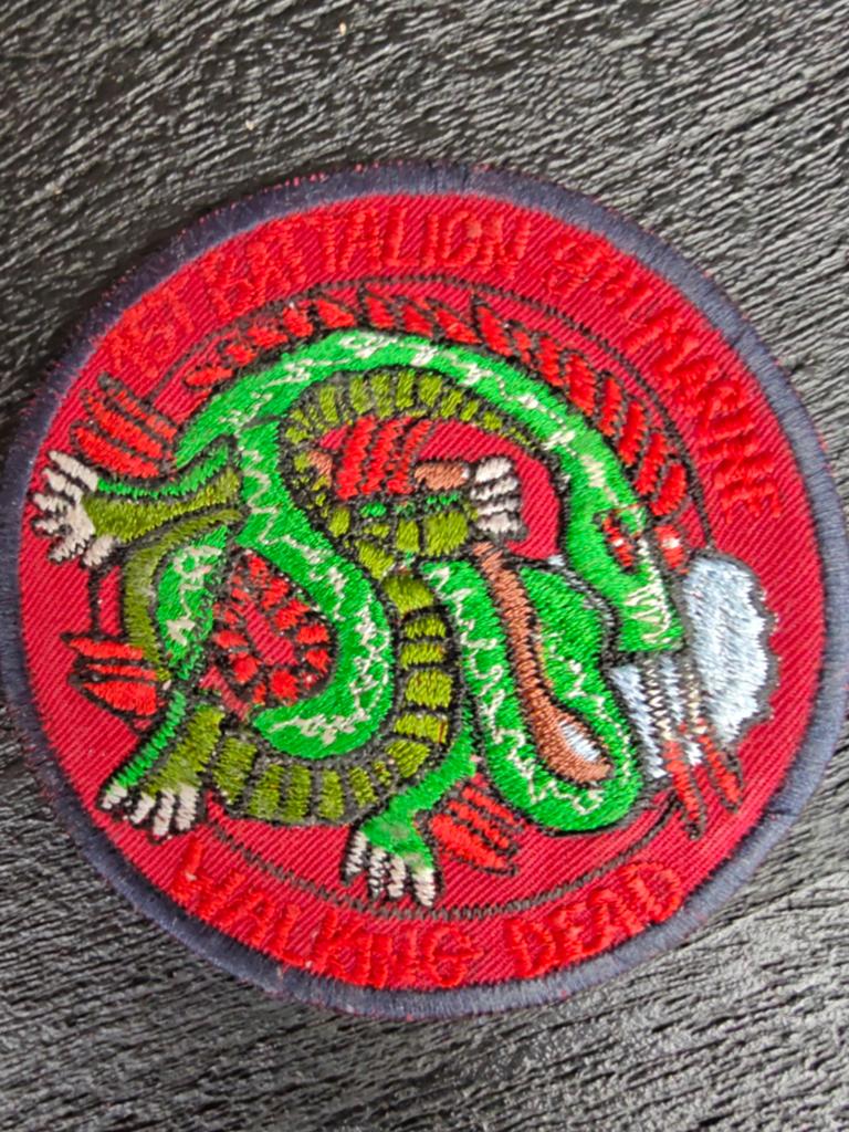 Patch USMC 1st Battalion 9th Marines The Walking Dead dragon, Ophalen of Verzenden, Landmacht, Amerika, Embleem of Badge