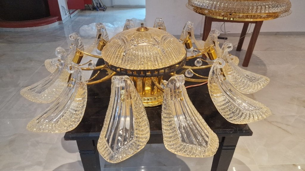 Vintage 12 Arms Kristallen Kroonluchter Murano Stijl Goud, Huis en Inrichting, Lampen | Kroonluchters, Ophalen, Gebruikt, Metaal