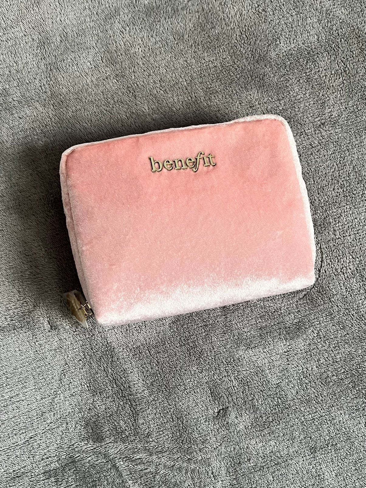 Benefit fluwelen make up tasje - nieuw, Ophalen of Verzenden, Nieuw, Roze, Toebehoren
