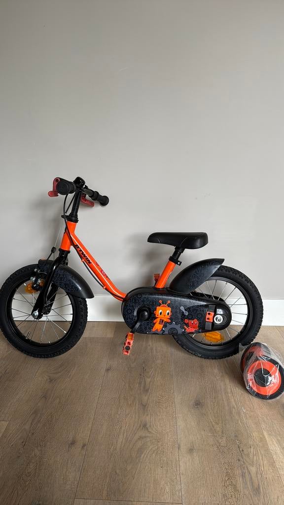 Btwin kinderfiets (Decathlon) 14 inch met zijwieltjes, Ophalen, Zo goed als nieuw, Minder dan 16 inch, Zijwieltjes