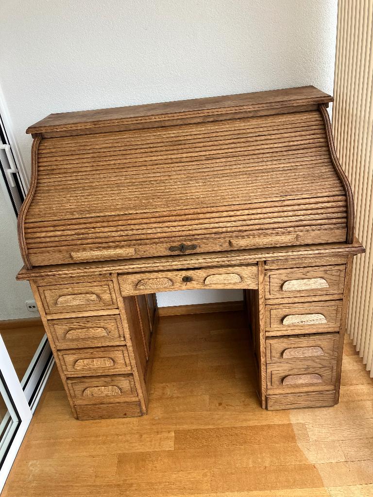 Antiek bureau, Ophalen