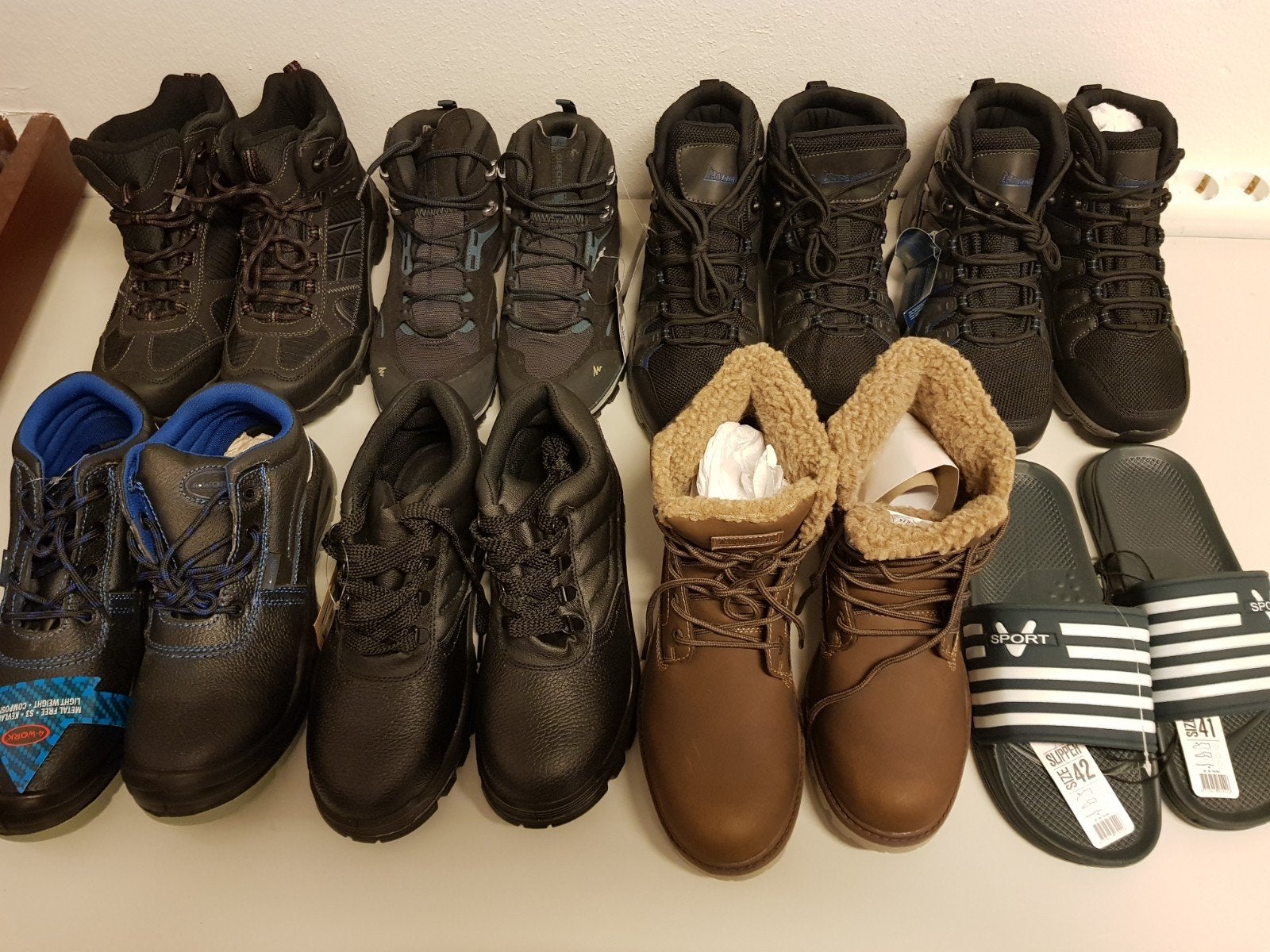 Diverse schoenen: wandelschoenen, werkschoenen, slippers, Zwart, Nieuw, Wandelschoenen of Bergschoenen, Diverse