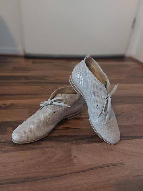 Beige schoenen Hassia, Maat 6 1/2 G(40,5), Ophalen of Verzenden, Gedragen, Beige, Sneakers of Gympen