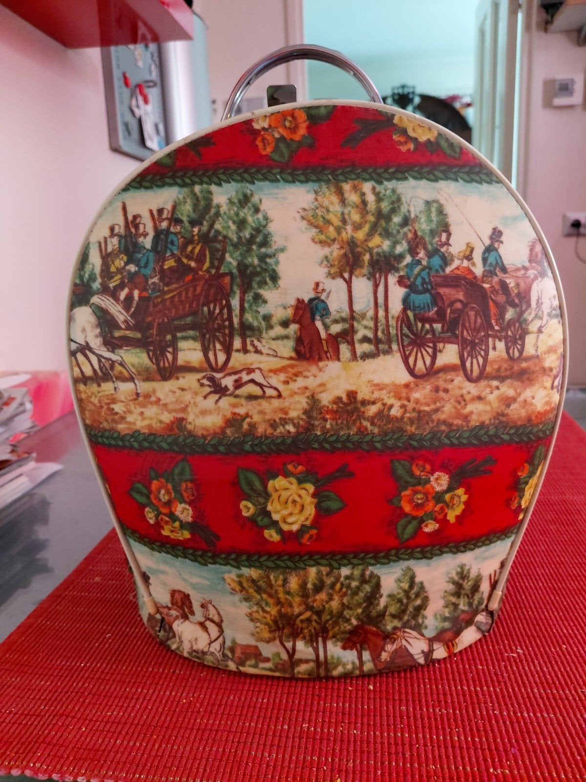Vintage theemuts met jachttafereel en bloemen, Ophalen of Verzenden