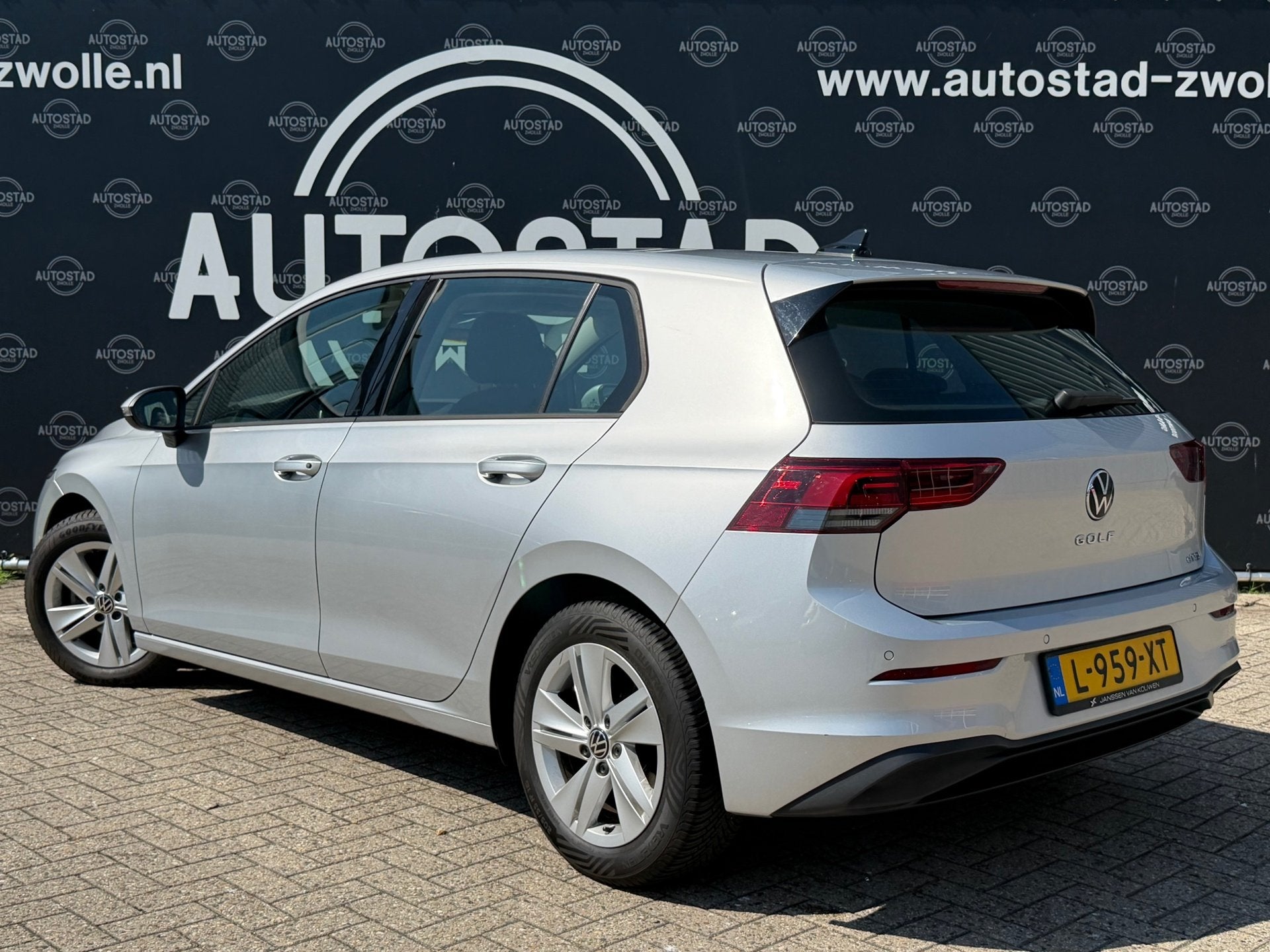 Volkswagen Golf 1.0 eTSI Life Automaat / NL-Auto / Virtual C, Stof, 23 km/l, Bedrijf, 650 kg