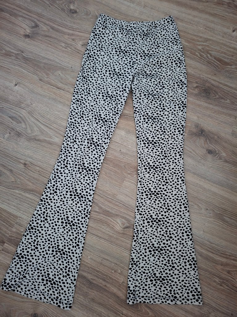 Flared broek, Maat 38/40 (M), Wit, Ophalen of Verzenden, Zo goed als nieuw