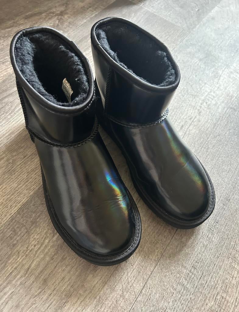 Ugg laarzen zwart met metallic laag, maat 39, Ophalen of Verzenden, Zo goed als nieuw, Zwart, Hoge laarzen