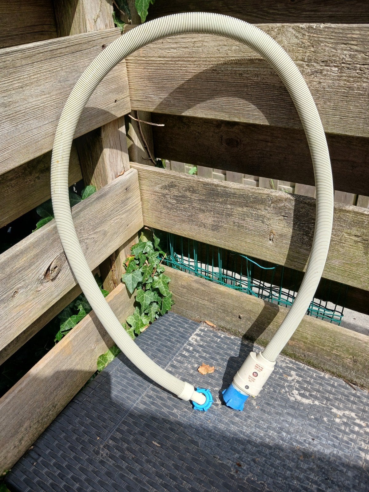 Water aanvoerslang met waterslot voor bijv. de wasmachine, Ophalen
