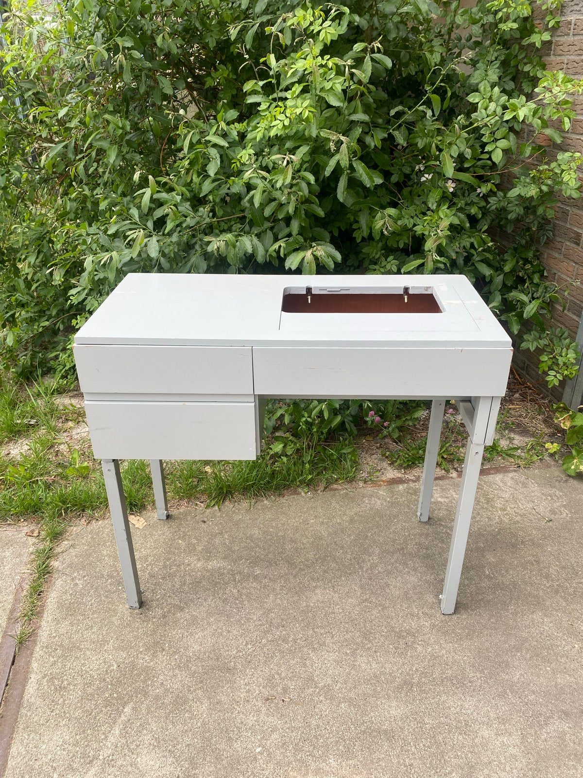 Vintage grijs bureau jaren '60 met 2 lades, Ophalen, Overige typen, Gebruikt, Met lades