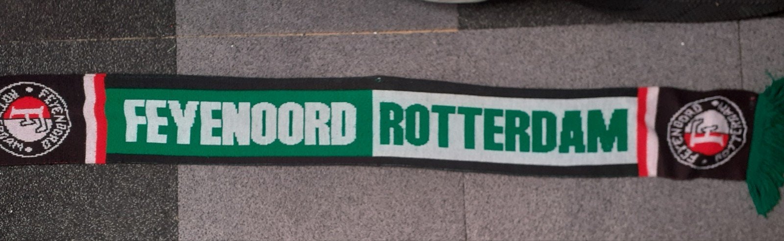 feynoord sjaal, Ophalen, Zo goed als nieuw, Buitenlandse clubs, Vaantje of Sjaal