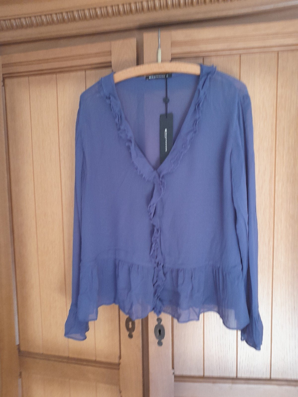 Nieuwe lavendel blauwe blouse van Expresso maat 42, Kleding | Dames, Blouses en Tunieken, Maat 42/44 (L), Nieuw, Verzenden, Expresso