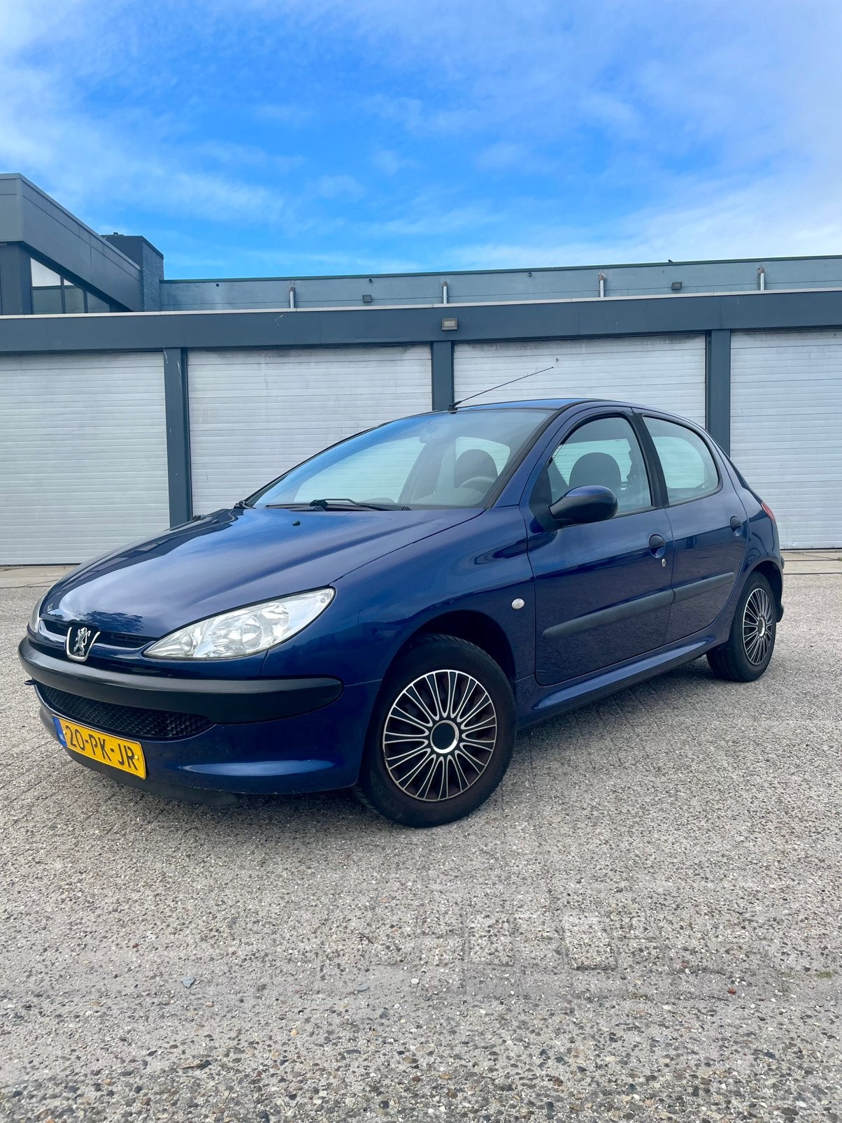 Peugeot 206 1.4 2004 / AIRCO / NIEUWE APK / WEINIG KM!!, Auto's, Voorwielaandrijving, Stof, 31 €/maand, 4 cilinders