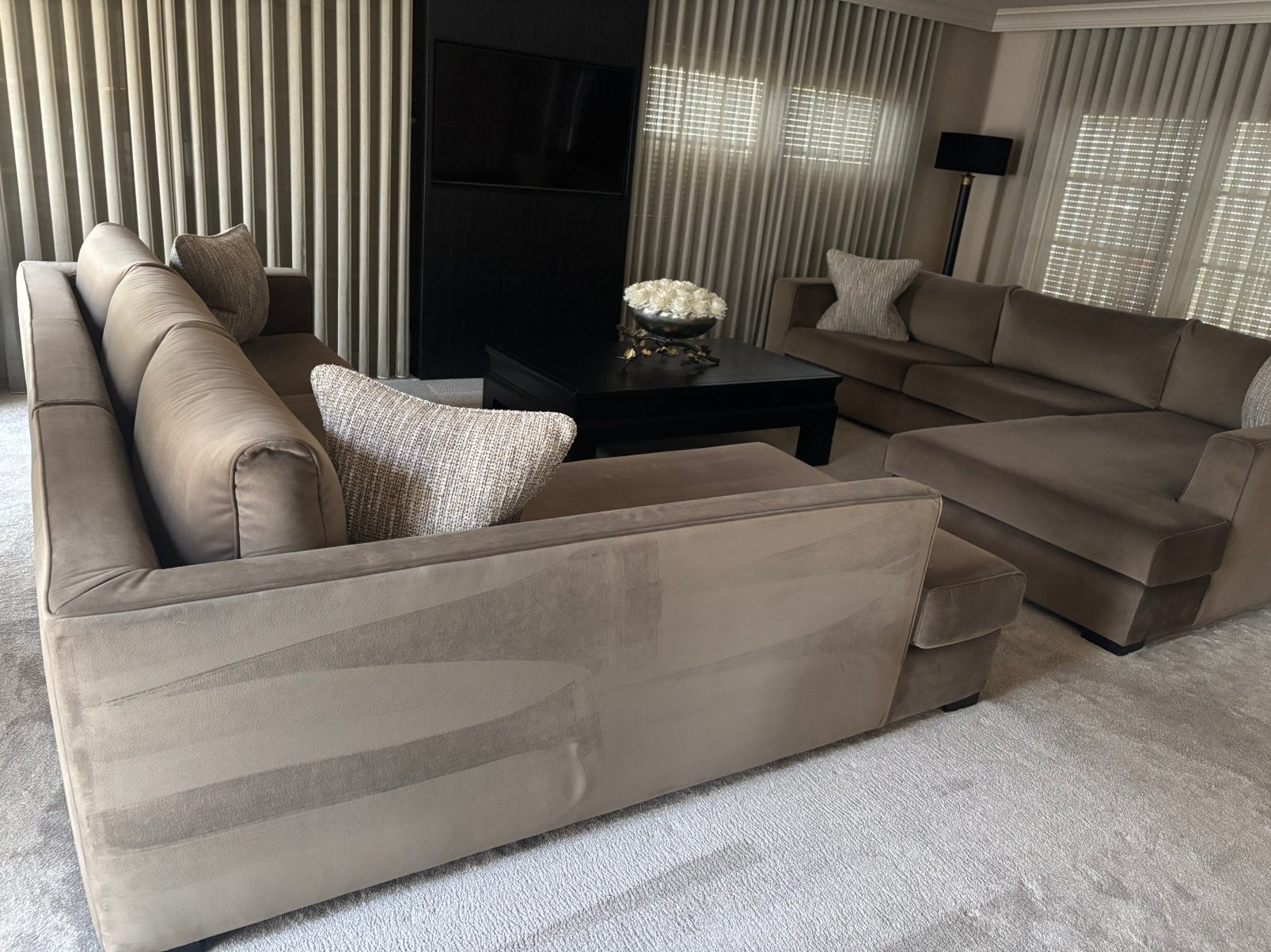 2 Luxe designbanken. Eichholtz & Richmond stijl MOETNUWEG!!, Huis en Inrichting, Banken | Bankstellen, Ophalen, Zo goed als nieuw