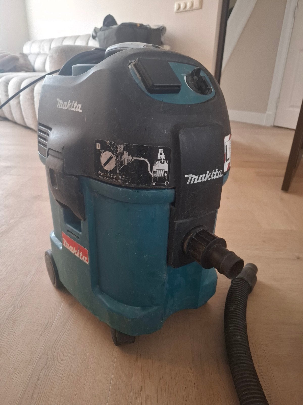 Makita stofzuiger - Gebruikt, leest onderstaande  tekst., Ophalen of Verzenden, Gebruikt, Makita