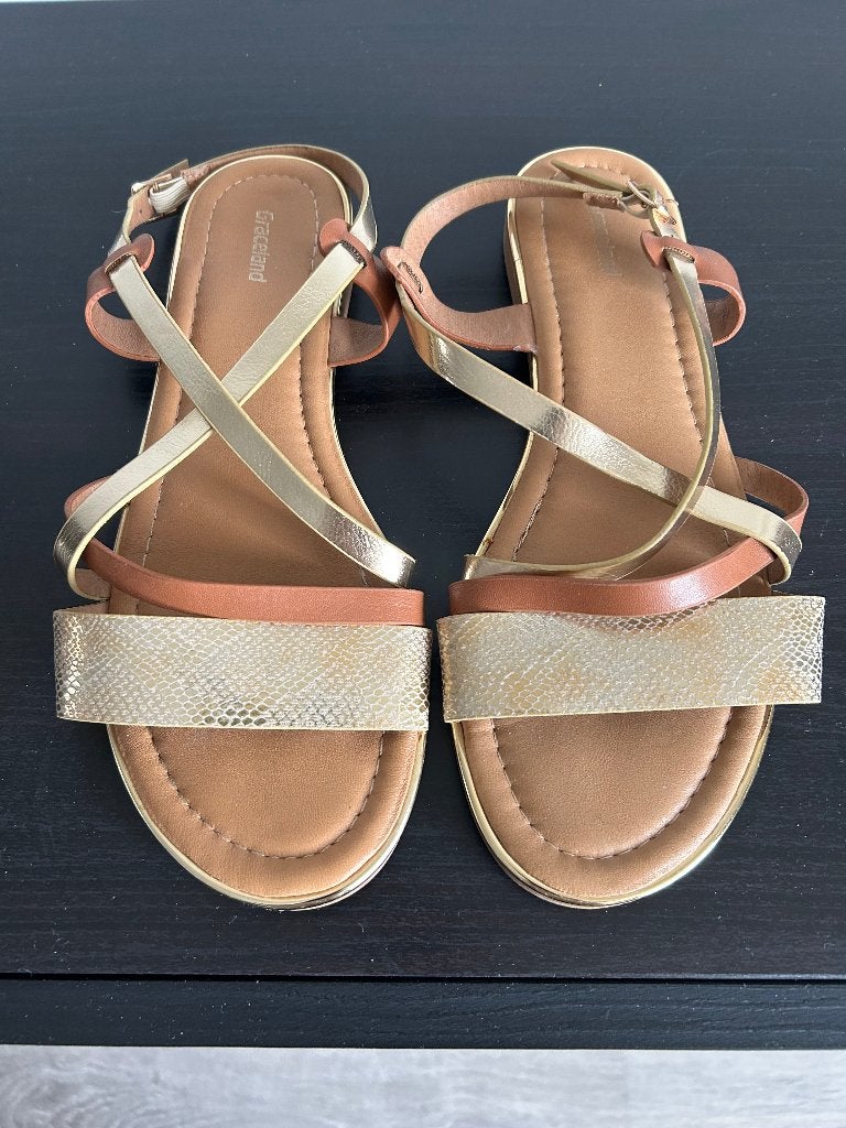 Leuke damessandalen maat 40, Kleding | Dames, Schoenen, Bruin, Zo goed als nieuw, Sandalen of Muiltjes, Ophalen of Verzenden