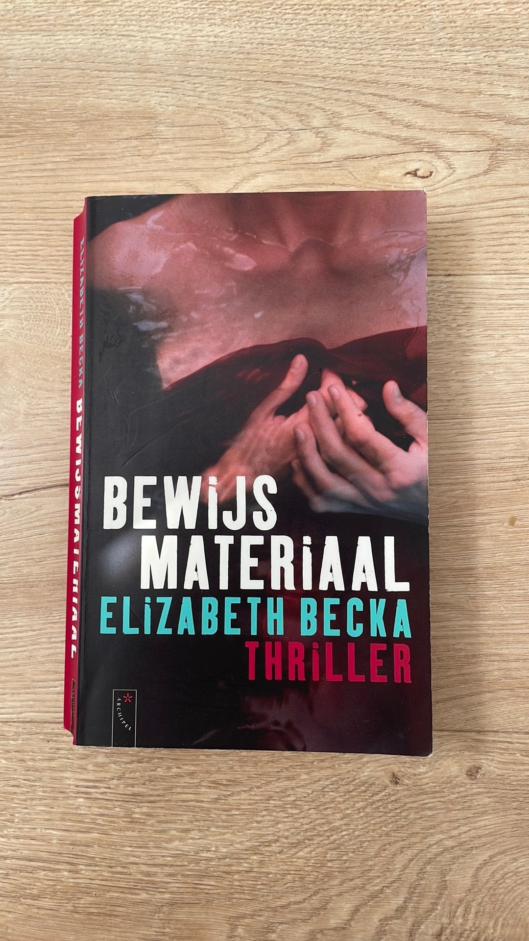 E. Becka - Bewijsmateriaal, Ophalen of Verzenden, Gelezen, E. Becka