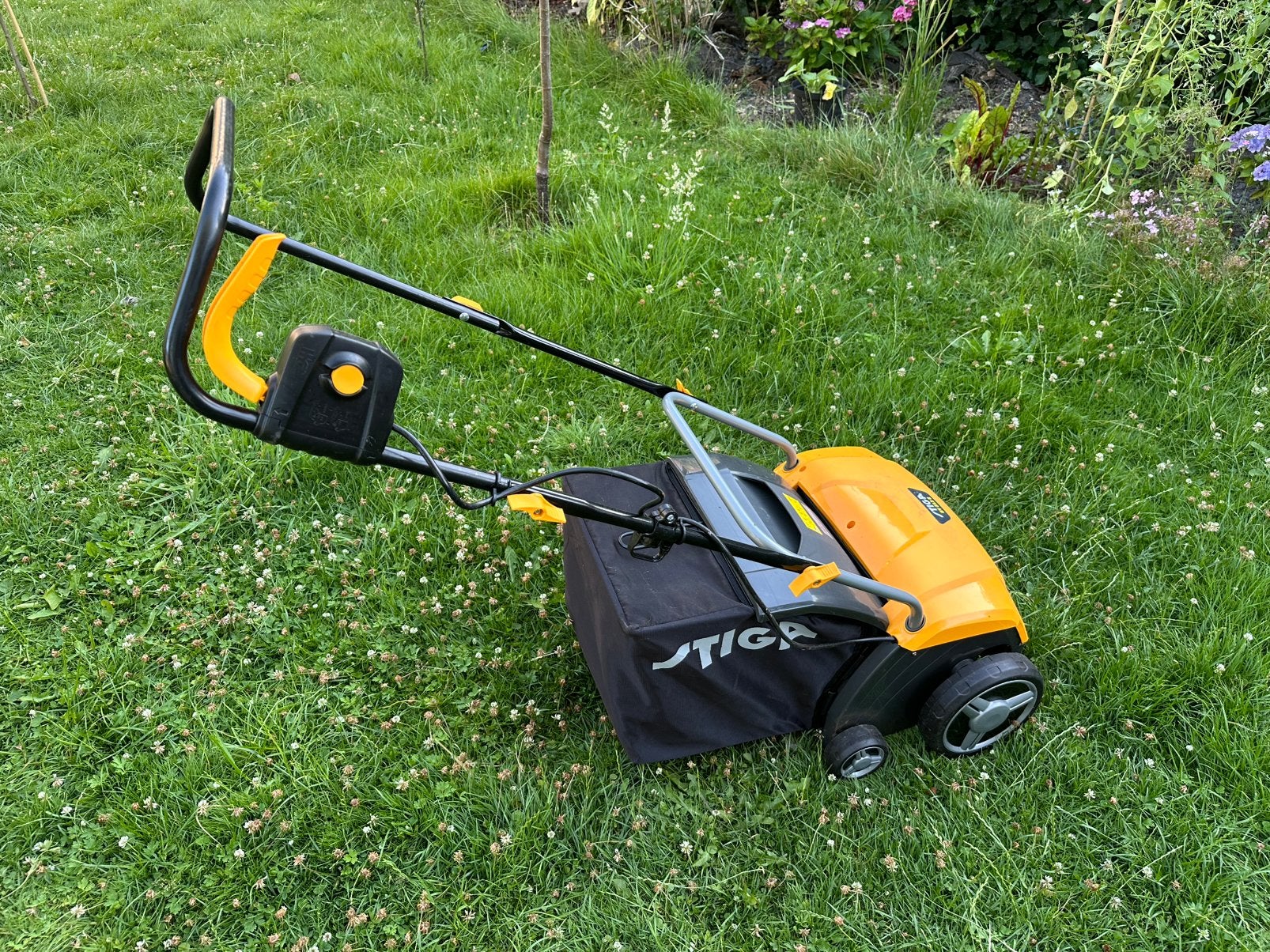 Stiga SC213 E verticuteermachine met opvangbak, Tuin en Terras, Verticuteermachines, Ophalen, Gebruikt, Elektrisch