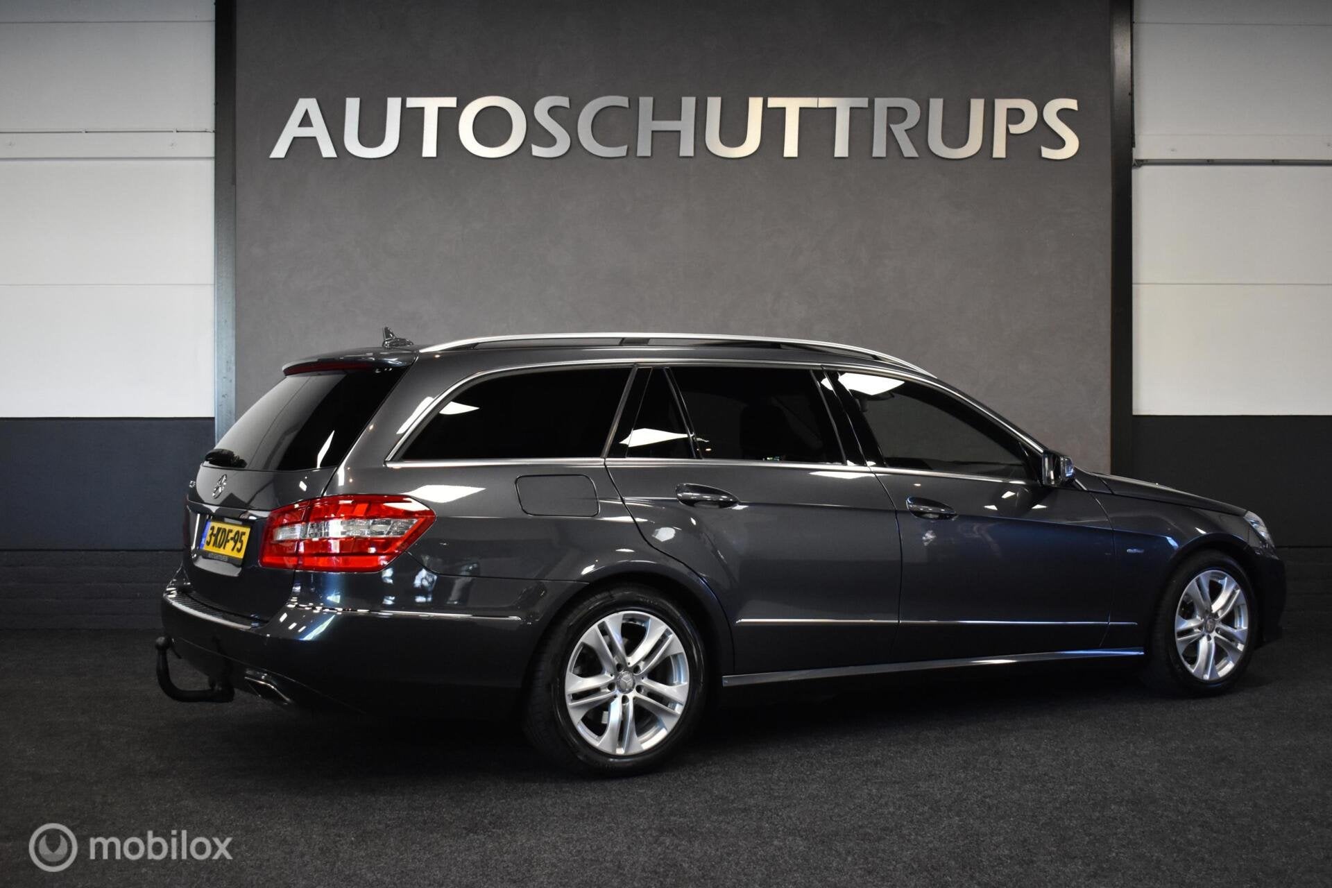 Mercedes E-klasse Estate 200 CGI Avantgarde STOELVERW / NAVI, Automaat, Euro 5, Achterwielaandrijving, Gebruikt