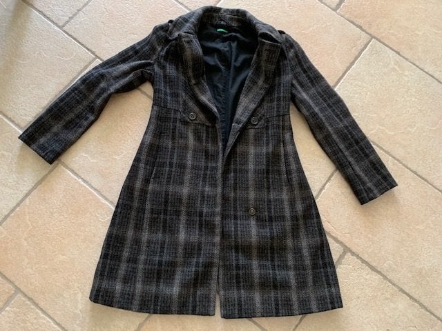 Winterjas dames Benetton maat 42 maar valt kleiner. 96 cm la, Ophalen of Verzenden, Gedragen, Maat 42/44 (L), Overige kleuren