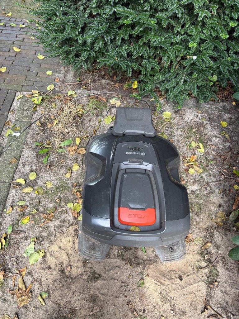 Foto 3 van Robotmaaier Husqvarna