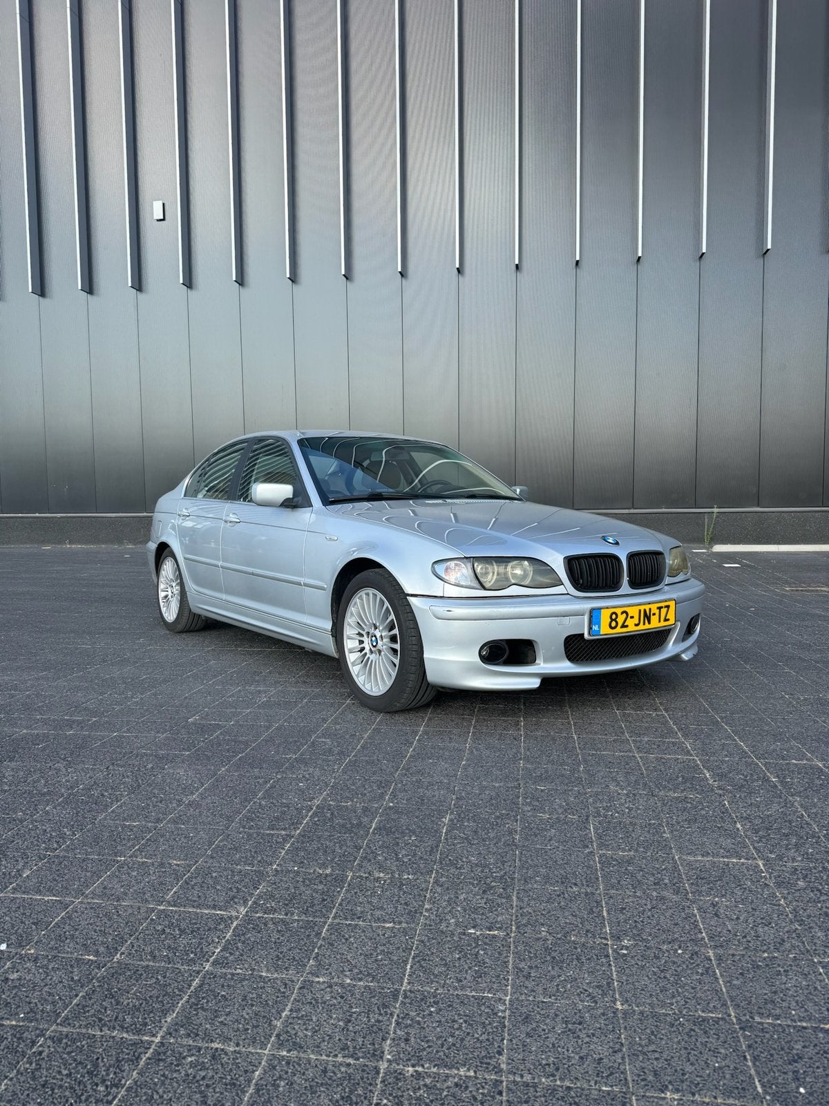 BMW e46 3 serie 2.2 320i zilver, 2171 cc, Achterwielaandrijving, Navigatiesysteem, Handgeschakeld