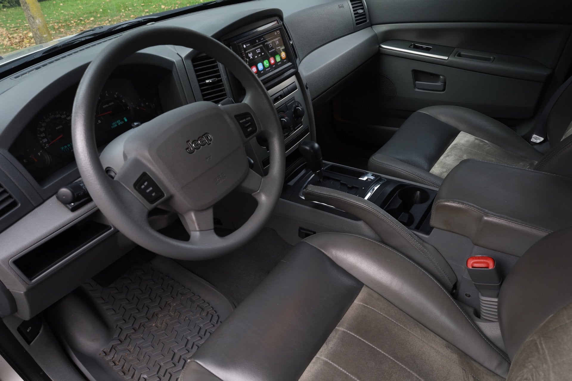 Jeep Grand Cherokee 4.7 V8 Laredo Aut. | Youngtimer | Stoelv, Automaat, Dealer onderhouden, Gebruikt, 8 cilinders