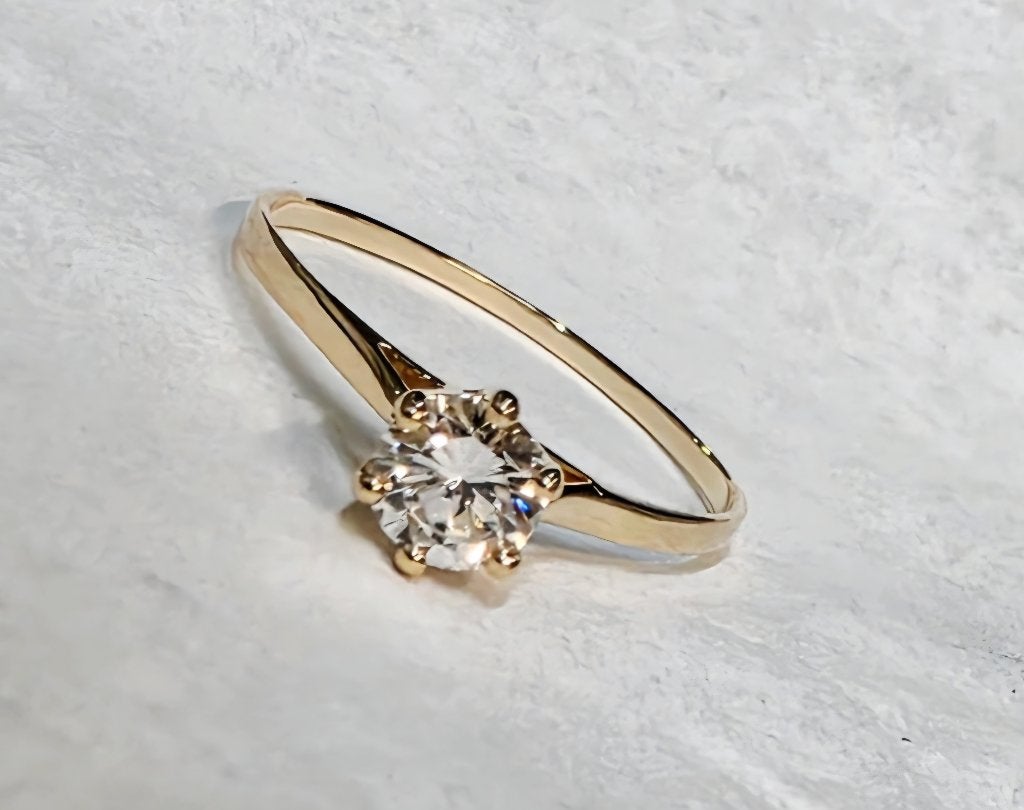 Solitaire ring met diamant 0,43kt H/VVS2,  HRD certificaat, Ophalen of Verzenden, Met edelsteen, Dame, Goud